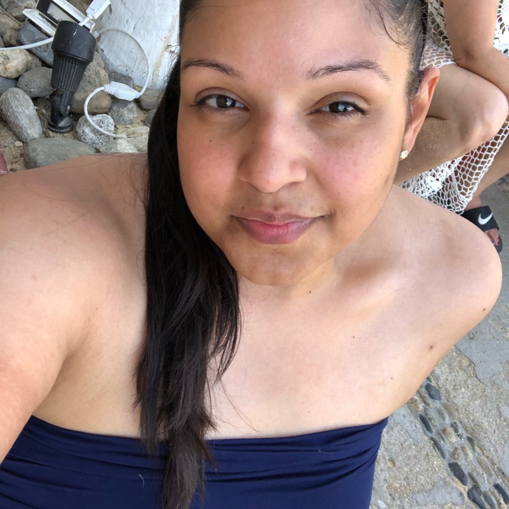 Meet your Posher, Yasmely